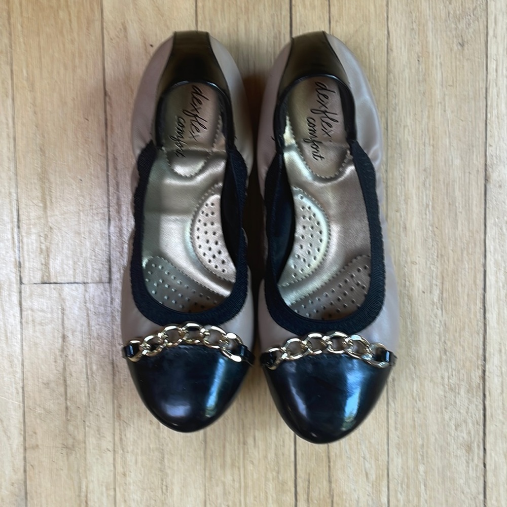 Dexflex comfort Black and Tan flats